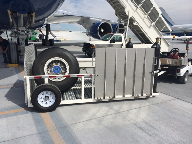 Wheel and brake service cart | aircraft maintenance