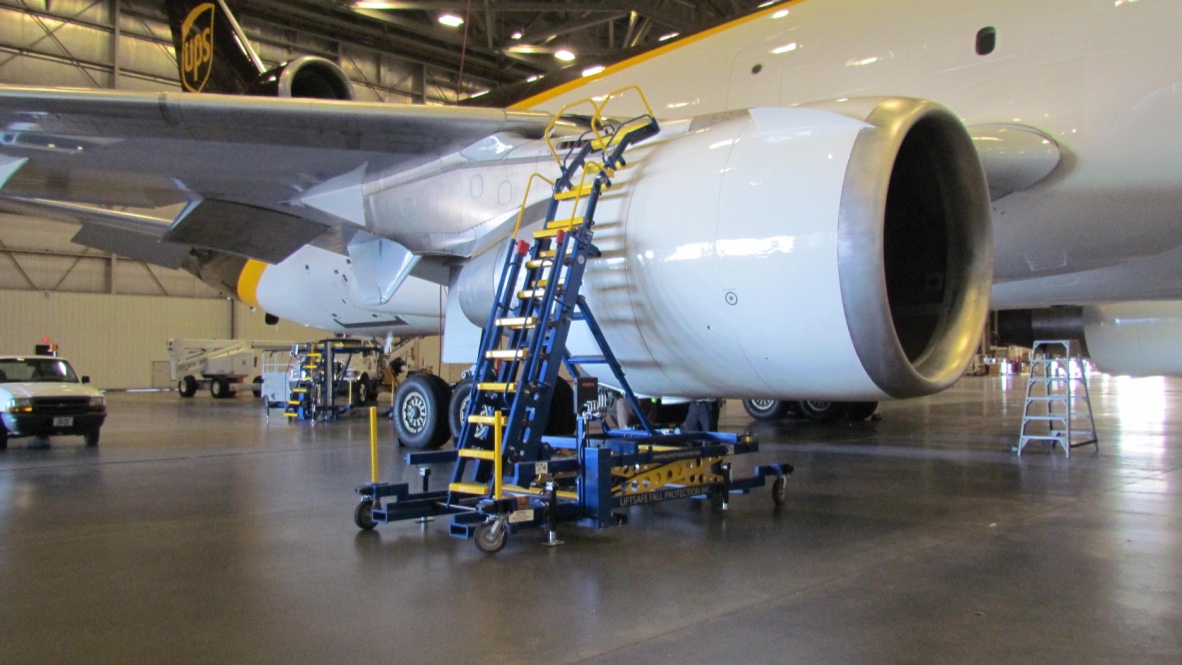 Engine Access stand above cowling at UPS