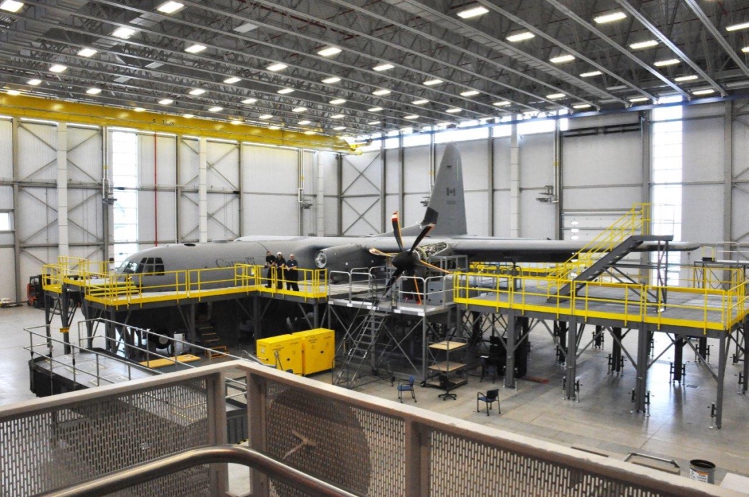 Full wraparound aircraft maintenance platform