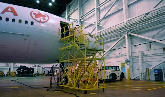 Variable height aircraft entry stand at Air Canada | aircraft maintenance