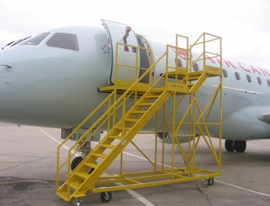 Narrow Body Aircraft Entry Stand for Air Canada