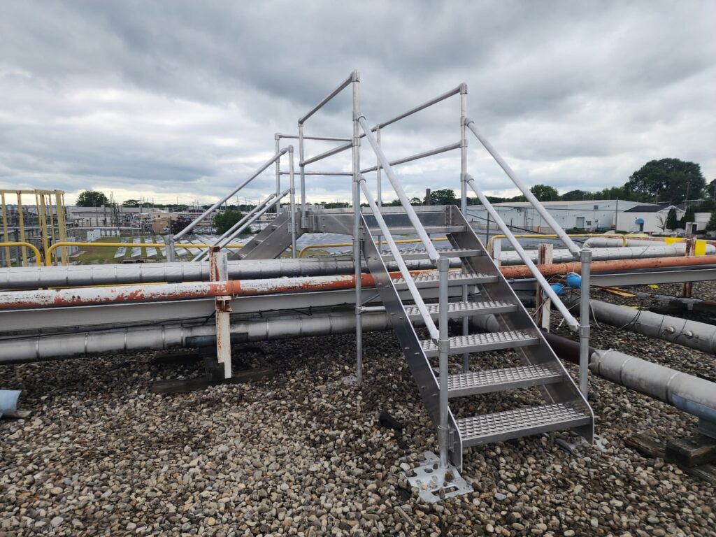 Crossover Stairs 01.jpg