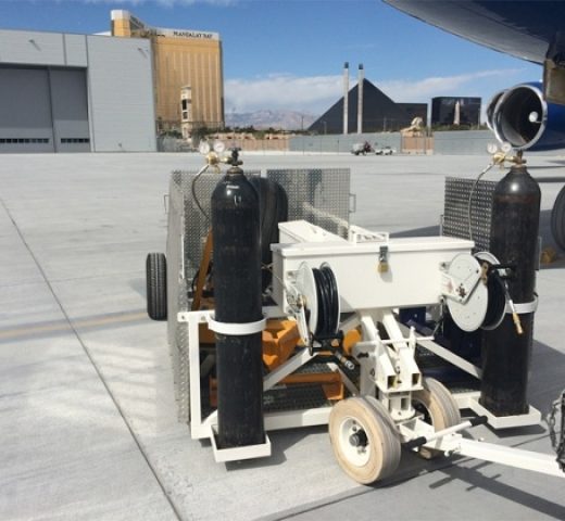 img-Aircraft Wheel and Brake Service Cart Deployed at an American Airport-02 Aircraft Wheel and Brake Service Cart Deployed at an American Airport