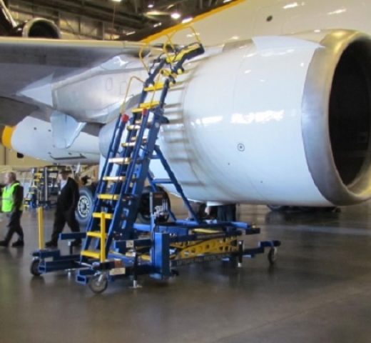 img-Aviation Stands built for Nose Cowls and Fan Cowls-01 Engine Access stand above cowling