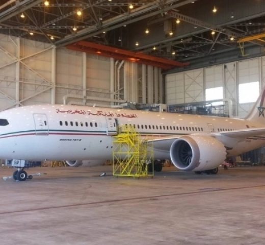 img-LFP-Aircraft-entry-stand-royal-air-moroc-787-01 Aircraft entry stand royal air Maroc 787